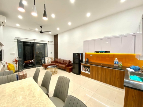 BÁN NHÀ 55M - MT 4M - XẤY 5 TẦNG - GIÁ 11.X TỶ -  Ô TÔ ĐỖ CỬA - 10M RA NGUYỄN VĂN CỪ - NGÕ THÔNG 2