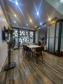 Nhà 5 tầng 50M Ngọc Thụy đẹp như Homestay 5 sao