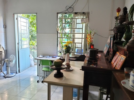 Bán nhà Tân Bình, 62m2, hẻm xe tải đõ cửa. KD tốt.