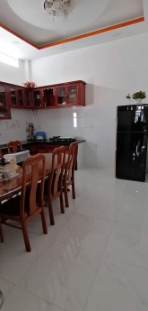 Cho thuê nhà nguyên căn 3 phòng ngủ đường Trường Sơn, Phước Long, Nha Trang giá siêu rẻ.