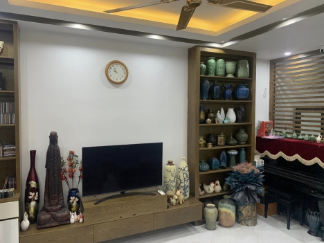 Nhà Ngọc Thụy 40m 5 tầng GẦN HỒ thoáng trước sau, ô tô ĐỖ CỔNG ngày đêm chỉ hơn 3 TỶ