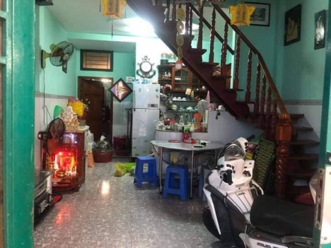 Nhà chi 50 tr 1m2 có trung tâm go vap ngo vay