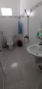 Cho thuê nhà nguyên căn 3 phòng ngủ đường Trường Sơn, Phước Long, Nha Trang giá siêu rẻ.