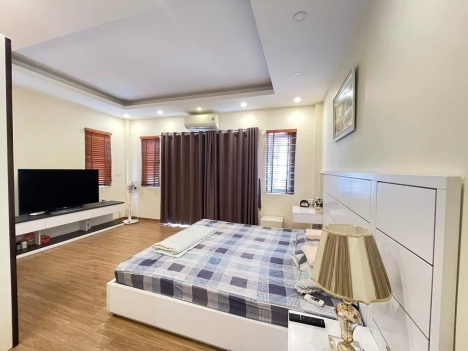 Bán nhà Nguyễn Văn Cừ, Gia Thụy, 47m2 x 3 tầng, Ngõ Ô TÔ tránh, 2 THOÁNG, Giá chỉ hơn 6 tỷ