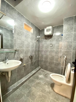 BÁN NHÀ PHỐ VIỆT HƯNG 55M - XÂY 3 TẦNG - MẶT TIỀN VIP 4.5M - GIÁ NHỈNH 4 TỶ -  
NHÀ ĐẸP Ở LUÔN -