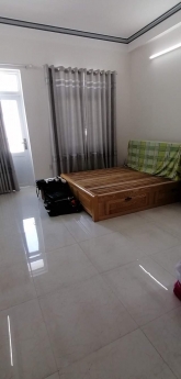 Cho thuê nhà nguyên căn 3 phòng ngủ đường Trường Sơn, Phước Long, Nha Trang giá siêu rẻ.