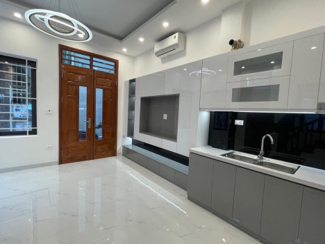 Bán nhà chính chủ cổng làng Mễ Trì Thượng 43m 5 tầng Cực Thoáng chỉ 5.05 tỷ