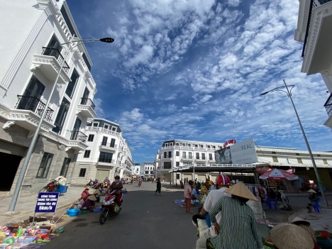 BÁN NHÀ MẶT TIỀN CHỢ - THUỘC  CẦN THƠ, CÁCH TRUNG TÂM 25KM