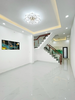 Bán nhà Q10, đường CMT8, nhà mới, vào ở ngay