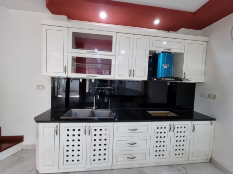 Nhà Hiếm Quan Hoa Ngõ Thông Kinh Doanh DT 59m MT 4 m giá nhỉnh 7,5 tỷ