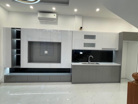 Bán nhà chính chủ cổng làng Mễ Trì Thượng 43m 5 tầng Cực Thoáng chỉ 5.05 tỷ