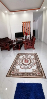 Cho thuê nhà nguyên căn 3 phòng ngủ đường Trường Sơn, Phước Long, Nha Trang giá siêu rẻ.