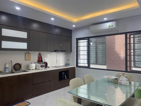 Nhà Ngọc Thụy 40m 5 tầng GẦN HỒ thoáng trước sau, ô tô ĐỖ CỔNG ngày đêm chỉ hơn 3 TỶ