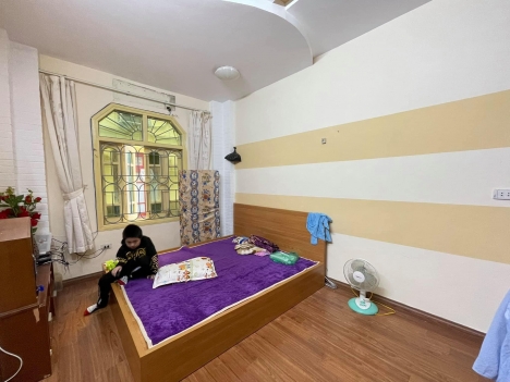 Bán nhà Kim Ngưu 47m2 x 4 tầng, GẦN PHỐ,  Có SÂN trước, DÂN XÂY, đủ NỘI THẤT, Giá Nhỉnh 4 tỷ