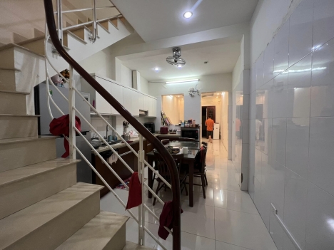 Bán nhà Nguyễn Văn Cừ, Gia Thụy, 47m2 x 3 tầng, Ngõ Ô TÔ tránh, 2 THOÁNG, Giá chỉ hơn 6 tỷ