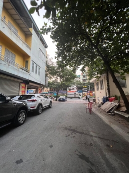 BÁN NHÀ 55M - MT 4M - XẤY 5 TẦNG - GIÁ 11.X TỶ -  Ô TÔ ĐỖ CỬA - 10M RA NGUYỄN VĂN CỪ - NGÕ THÔNG 2