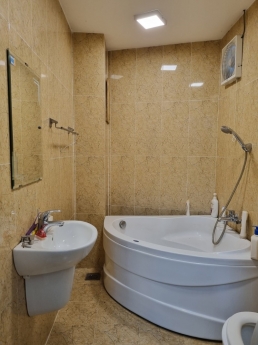 Nhà 4 tâng, 88m2, đẹp lung linh, Ô tô đỗ cửa, sổ nở hậu, vừa ở, vừa KD tốt.