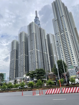 BÁN GẤP NHÀ HXH- PHƯỜNG 22 NGUYỄN HỮU CẢNH BÌNH THẠNH-100M2-HẺM VIP DOANH THU GẦN 100 TR SAU CẢI