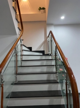 CẦN TIỀN LÀM ĂN BÁN GẤP TRONG TUẦN - TRUNG TÂM QUẬN - MẶT NGÕ THÔNG - KINH DOANH - Ô TÔ TRÁNH.