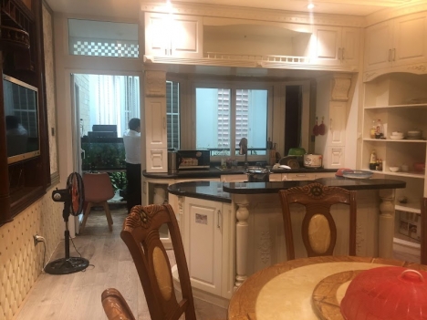 Siêu phẩm nhà mặt tiền, 104m2, 5 tầng, thiết kế phong cách Châu Âu, Thang máy, bể bơi.