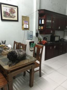 Bác gái Chuyển công tác cần bác nhà 3 tầng khu Cầu Kim Nỗ Đông