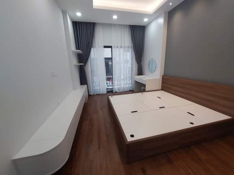 Nhà Ngõ Oto Thái Hà 50m 5T Mặt Tiền 4m giá 12.35 tỷ Đống Đa.