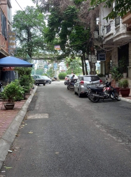 BÁN ĐẤT TẶNG NHÀ PHỐ NGỌC LÂM - 95M - MẶT TIỀN 5.5M - 3 TẦNG -  PHÂN LÔ Ô TÔ TRÁNH - NGÕ VIP NHẤT