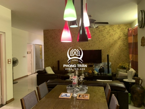 Bán căn hộ chung cư Vườn Đào, Tây Hồ chỉ: 4,15 tỷ, DT 126m2, 3 ngủ, 2 vệ sinh