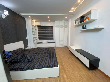 Cc Bán nhà Cổ Linh-Long Biên 35m2 5 tầng, hàng xóm Aeon chỉ có 3.85 tỷ