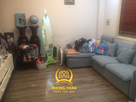 Bán căn hộ Chung cư 130 Đốc Ngữ chỉ: 3,5 tỷ, DT 91m2, 2 ngủ, 1VS, (ở đây có căn nào là bán đắt như