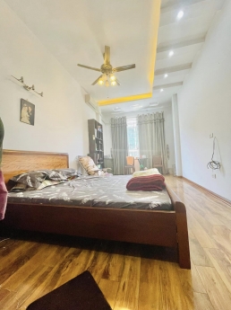 Bán Nhà Phố 8/3, Diện tích 45M, 5Tầng, Ô TÔ, Kinh Doanh, 2 Thoáng.