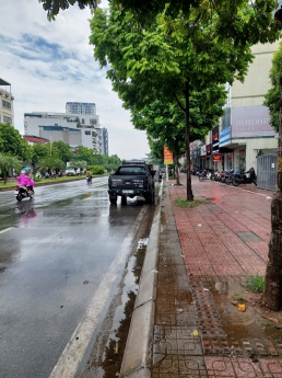 Bán nhà Hồng Tiến - Bồ Bề ; 75 m2, 5 tầng , mặt tiền 5,2 m, gara oto . Giá 11,3 tỷ