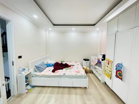 Hàng đẹp. Cầu Giấy, siêu thoáng, oto 10m, ngõ cực rộng, 39m_5T_chỉ 4.15 tỷ