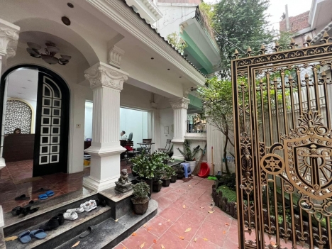 Bán BIỆT THỰ  SÂN VƯỜN CẦU GIẤY 190M2 MT 10M-Ô TÔ-GARA-Toàn Quan Chức-CHỈ 35 TỶ