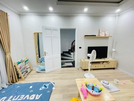 Hàng đẹp. Cầu Giấy, siêu thoáng, oto 10m, ngõ cực rộng, 39m_5T_chỉ 4.15 tỷ