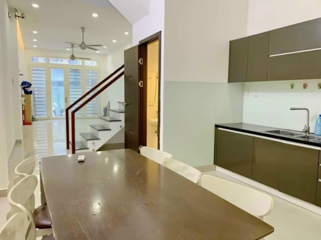 Bán nhà đường lê văn lương Quận 7. Dt: 72m.  8,5 Tỷ