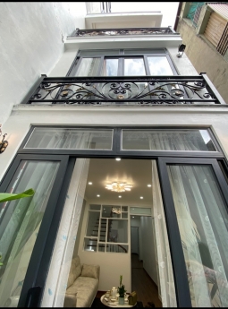 NHÀ ĐẸP - TRUNG TÂM - GẦN HỒ. TRUNG KÍNH, CẦU GIẤY, NHÀ 50M2, 4T, MT3.3M, GIÁ 5.35 TỶ.