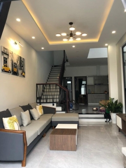 Nhà Hẻm xe hơi Hà Huy Tập, 95m2, Ở ngay, Tặng nội thất, dòng tiền 8tr chỉ 4 tỷ