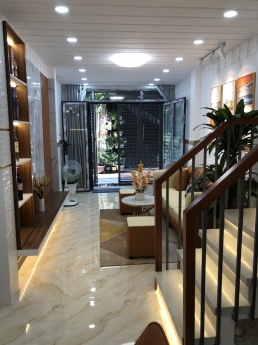 Quang Trung , Gò Vấp , sát TRường Học , xe hơi ngủ trong nhà , 3 Tầng BTCT .