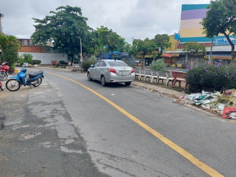 Bán gấp nhà đẹp, siêu hiếm, Lê thị Hà, Hóc Môn.