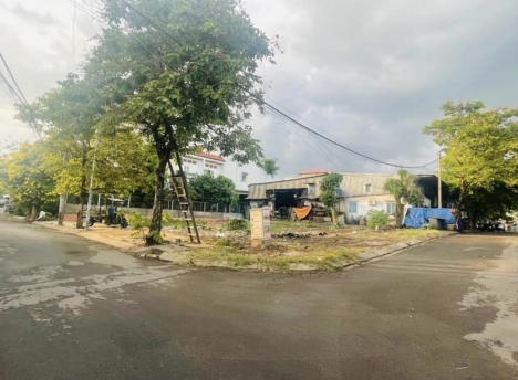 Đất biệt thự vị trí đẹp, góc 2 mặt đường cách Quốc Lộ 13 150m, gần khu đô thị Vạn Phúc