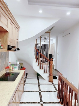 BÁN NHÀ 38M2 KINH DOANH Ô TÔ TẢI ĐỖ CỬA GIẢI PHÓNG HOÀNG MAI XÂY 5 TẦNG 4 NGỦ GIÁ 4,8 TỶ