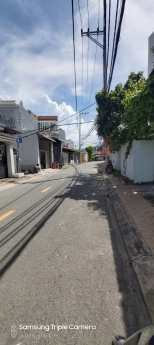 Bán Nhà Lã Xuân Oai , Ngang 4 44 m2, Nhà Đẹp ở ngay, Nhỉnh 4 tỷ.