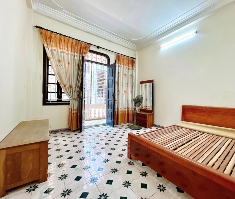 Bán nhà Khúc Thừa Dụ 50 x 4 tầng, mặt tiền 4m giá 6.9 Tỷ, sát phố, nhà dân xây, thông tứ tung