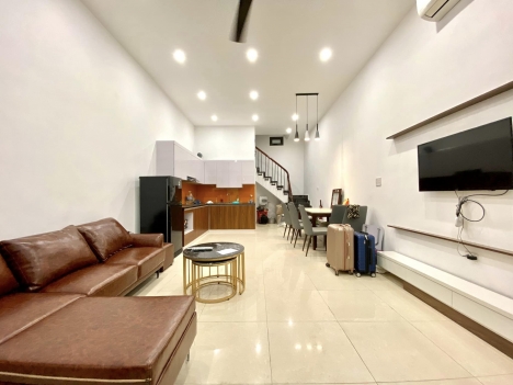 Bán nhà Việt Hưng, Long Biên, Nhà ĐẸP, Ở Luôn, DT 55m2 x 3 tầng, AN SINH đỉnh, chỉ NHỈNH 4 tỷ