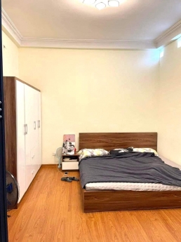 VIP! Bán nhà Lĩnh Nam 31m2 x 5 tầng giá chỉ 2.85 tỷ!