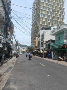 Cần tiền bán gấp motel 1 trệt 3 lầu 1tum mặt tiền đường khu Bãi Trước, gần tòa nhà Pusion, gần chợ