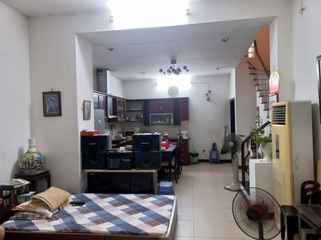 Bán nhà mặt phố Phan Phù Tiên, mặt tiền rộng, vị trí trung tâm, kinh doanh khủng, giá hợp lý