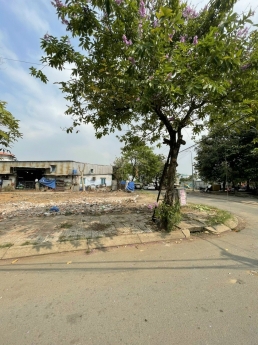 Đất biệt thự vị trí đẹp, góc 2 mặt đường cách Quốc Lộ 13 150m, gần khu đô thị Vạn Phúc