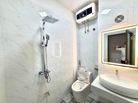 Bán gấp  Nhà Phố Tân Mai- 50M2 - 5 Tầng- Ô Tô Đỗ Cửa,KD.
